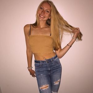 Meet your Posher, Alyssa